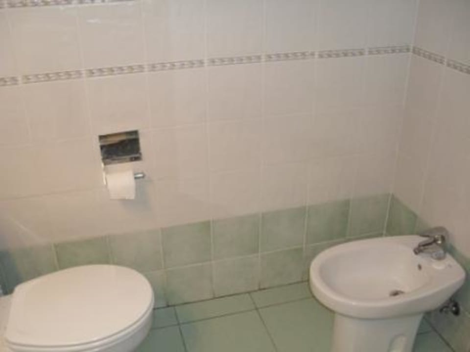 Badezimmer mit WC & Bidet Hotel Los Melocotones