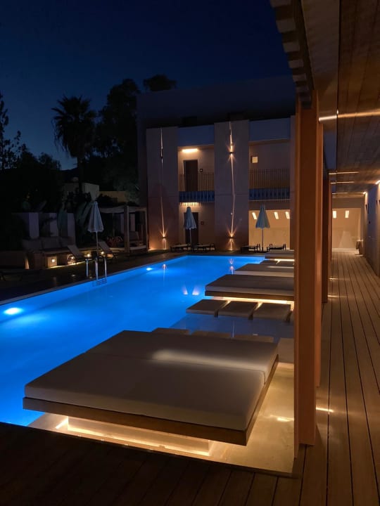 Pool Pilot Amphora Boutique Hotel
