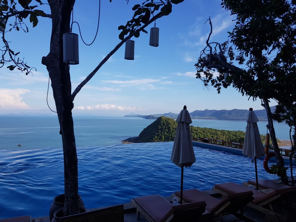 Infinity Pool Santhiya Koh Yao Yai Resort & Spa