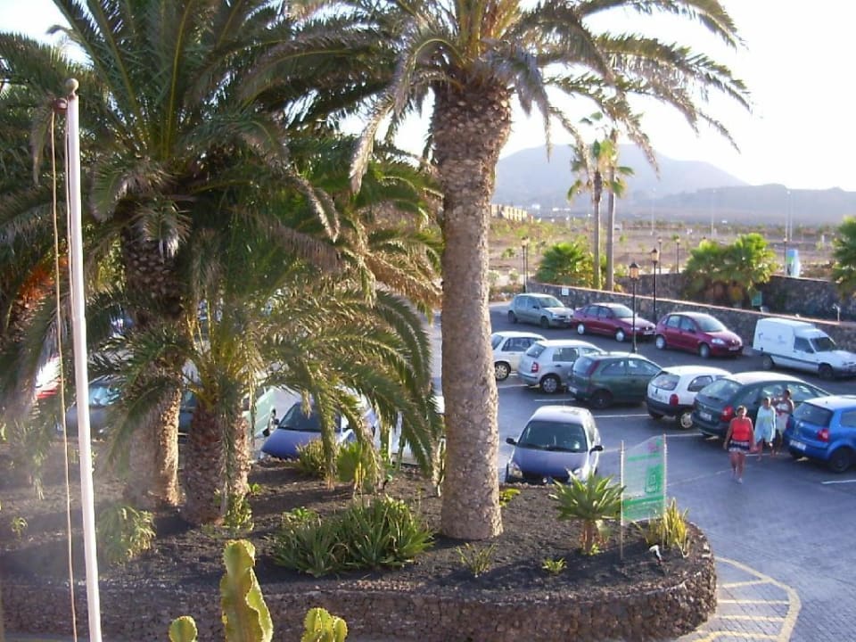 Parkplatz vom Hotel Hotel Oasis Dunas