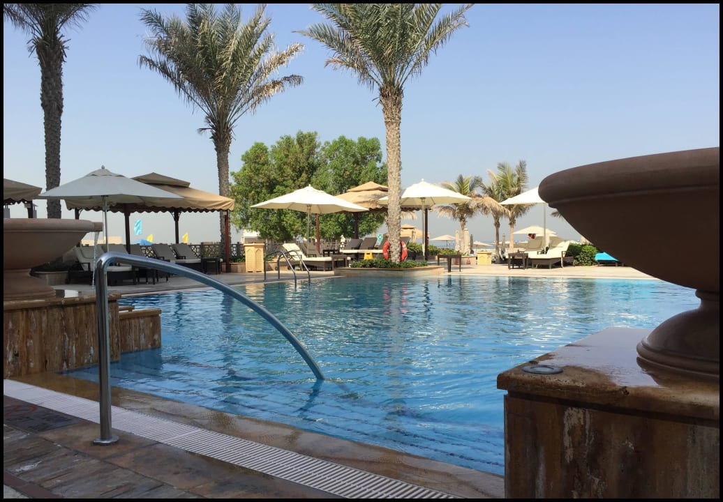 Pool am Morgen Ajman Saray, a Luxury Collection Resort