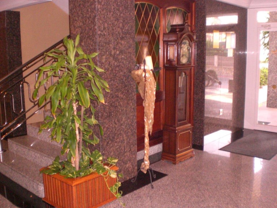 Die Uhr steht in jedem Riu Hotel auf der Welt Hotel Riu San Francisco - Adults only