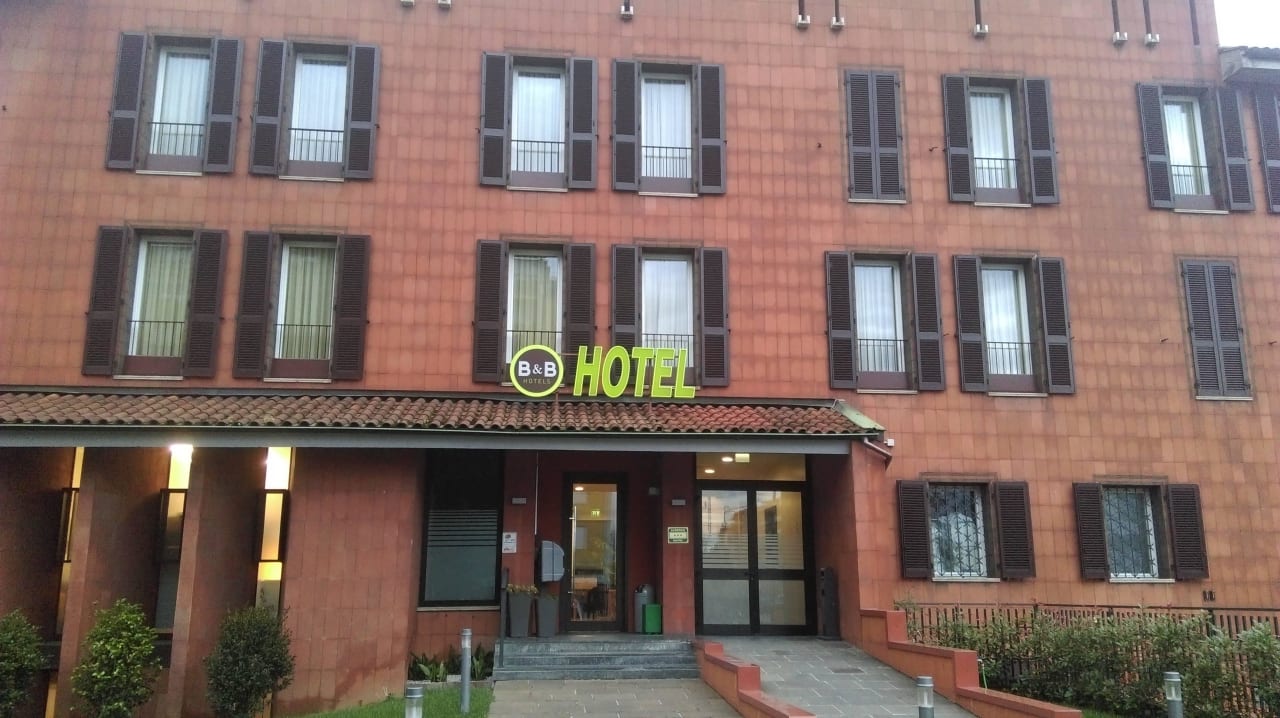 Wejście B&B Hotel Bergamo