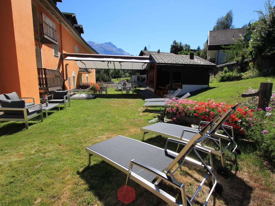 Gartenanlage Hotel des alpes Fiesch