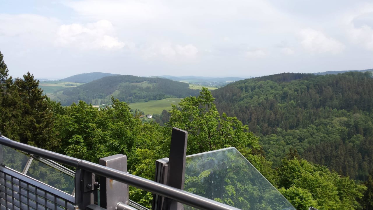 Ausblick von der größten Skischanze der Welt  Haus Monika