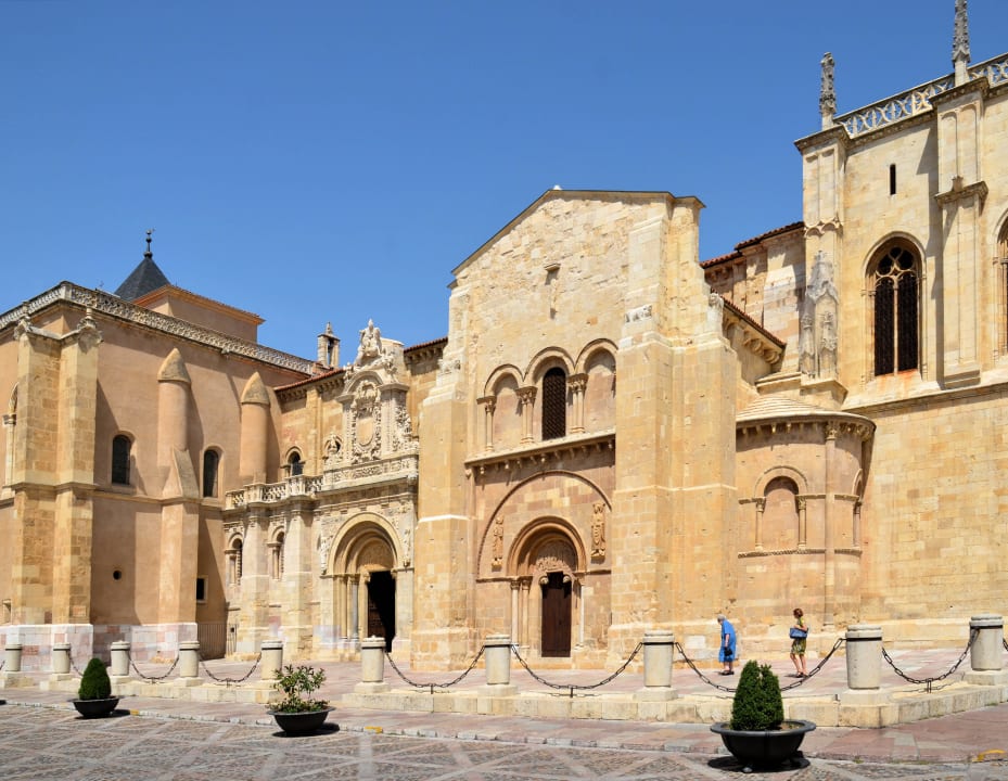 Basilica di San isidoro Hotel Real Colegiata San Isidoro