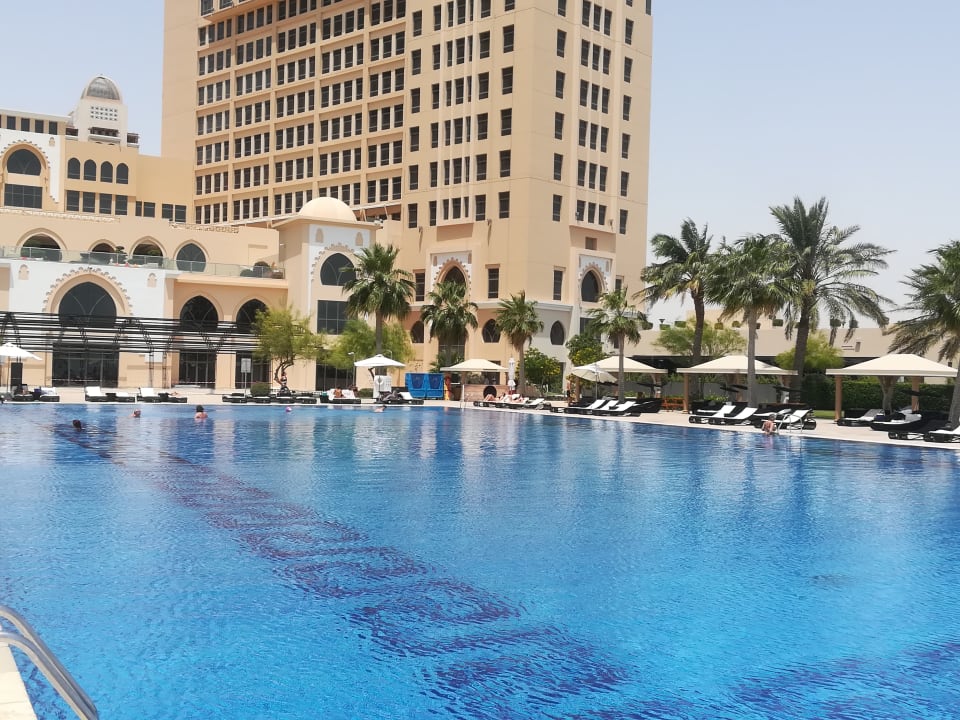 Pool The St. Regis Doha