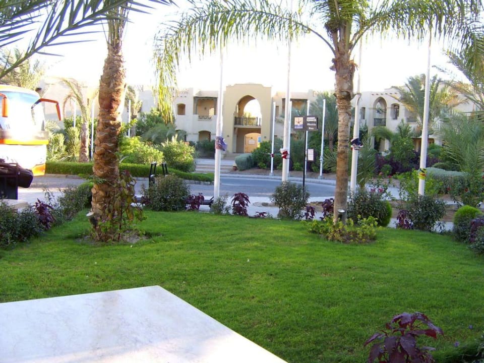 Vor dem Rihana Inn- Hotel Three Corners Rihana Resort Deluxe