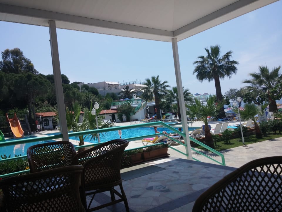 Von Lobbybar auf Pools Hotel Grand Efe