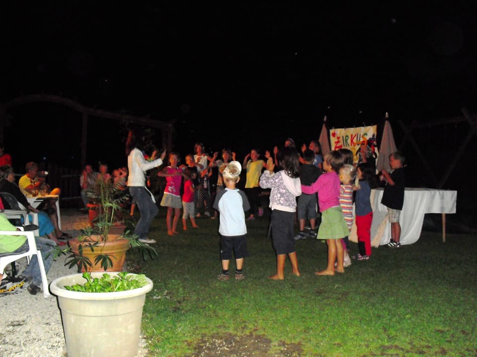 Kinderbetreuung Zirkus Karnischer Hof