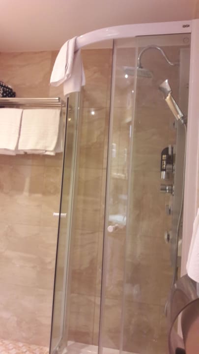 Bad Hotel Santa Ponsa Pins