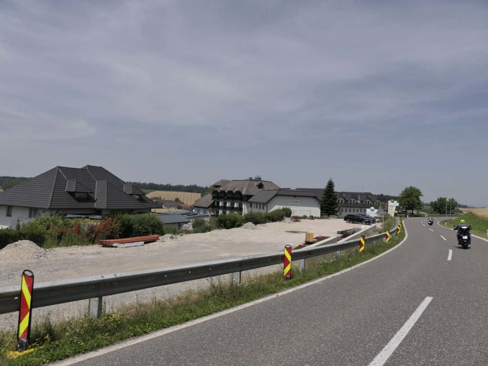 Außenansicht 1A Landhotel Schicklberg