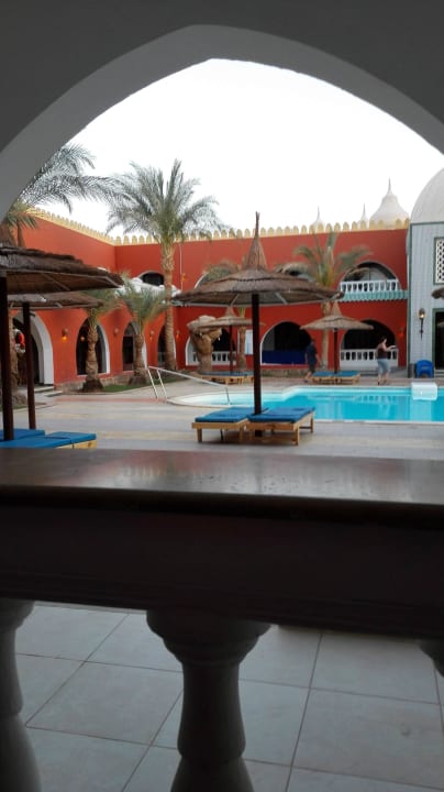 Einer der kleinen Pools vor den Zimmern Pickalbatros Alf Leila Wa Leila Resort - Neverland Hurghada