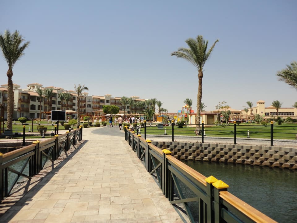 Hotelanlage mit der Bucht Pickalbatros Dana Beach Resort - Hurghada
