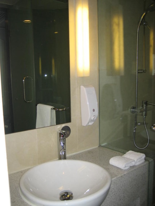 Badezimmer Hotel Holiday Inn Express Putuo Shanghai