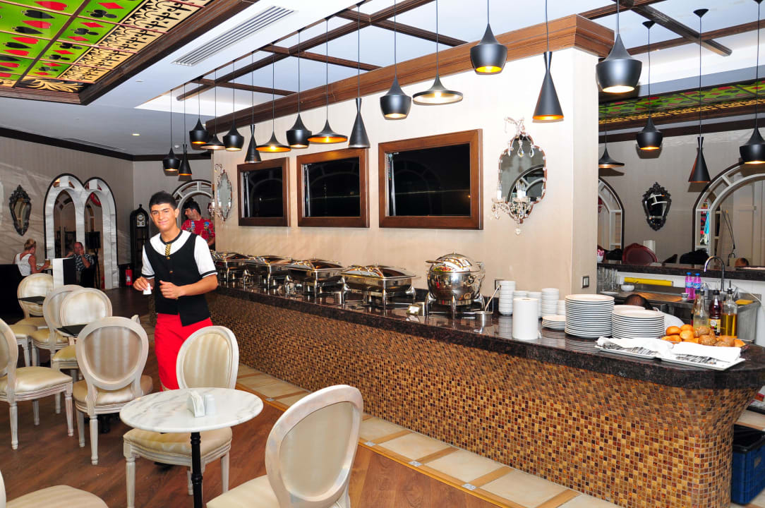 Бар Камелот Hotel Delphin Imperial