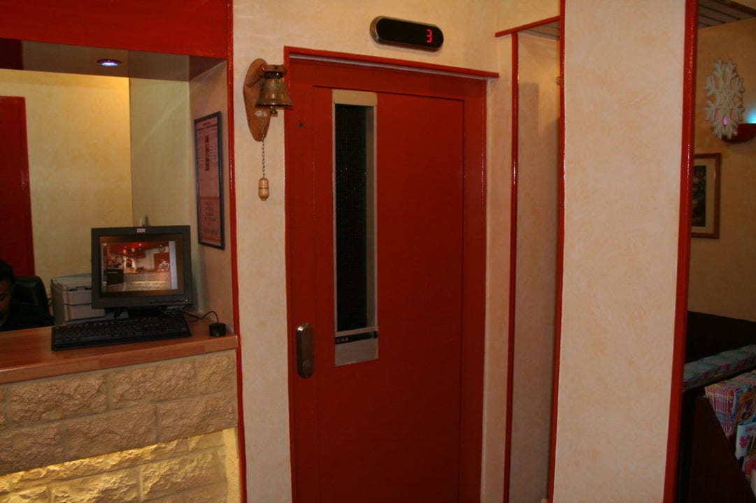 Fahrstuhl Hotel Paris Legendre