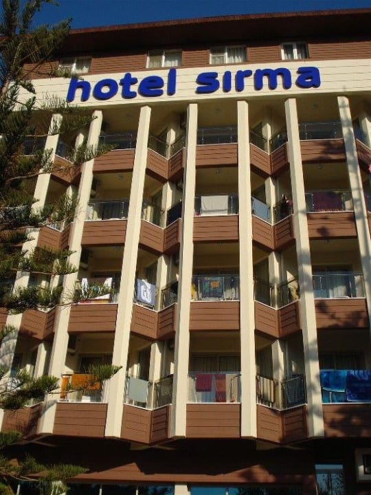 Hotel Aussenansicht Hotel Sirma