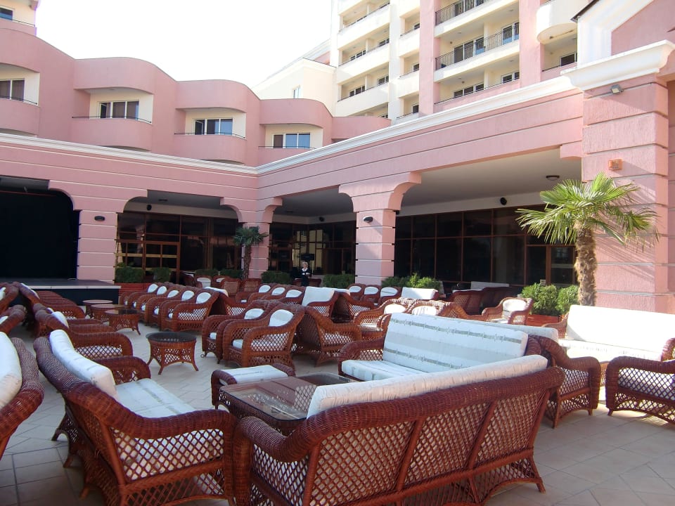 Lobbybar DIT Majestic Beach Resort