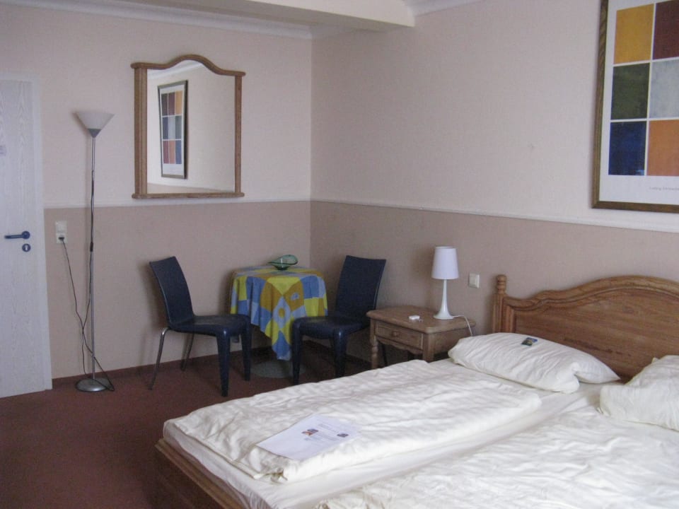 Sitzecke mit angeblichen 4 Sterne Standard Erzgebirgshotel Freiberger Höhe