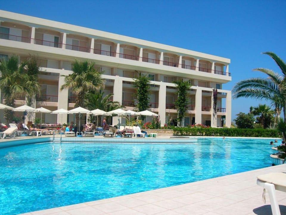 Blick über den Pool Rethymno Palace