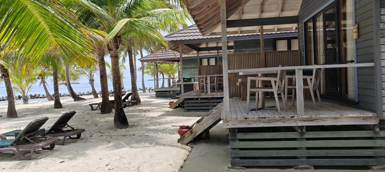 Strand Kuredu Island Resort & Spa