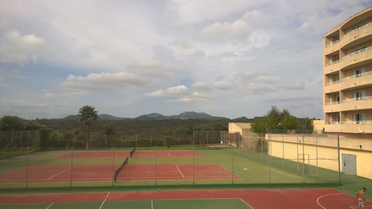 Tennisplätze Hotel Club Cala Romani