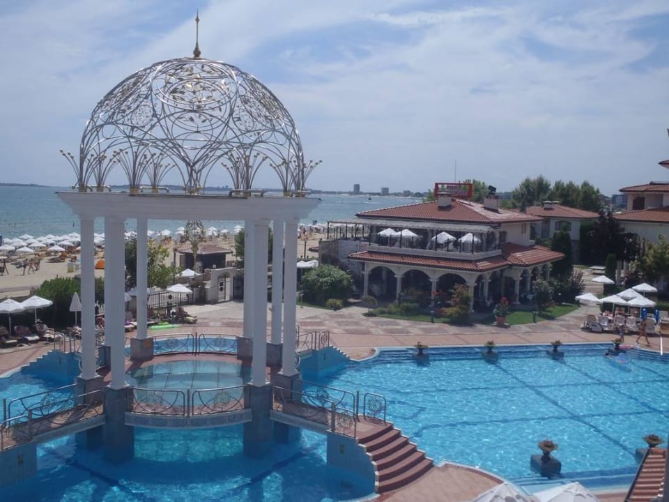 Sicht ab Balkon Maisonette Wohnung über den Pool Helena Sands