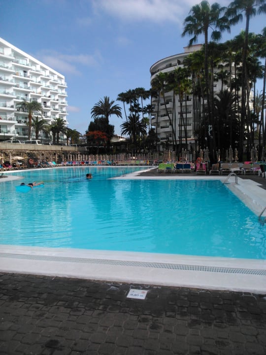 Pool am Morgen Servatur Waikiki