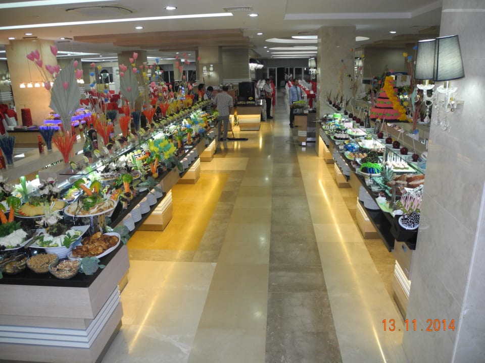 Vorbereitung zum täglichen Abendessen Adalya Ocean Deluxe