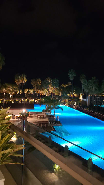 Ausblick Acanthus Cennet Barut Collection