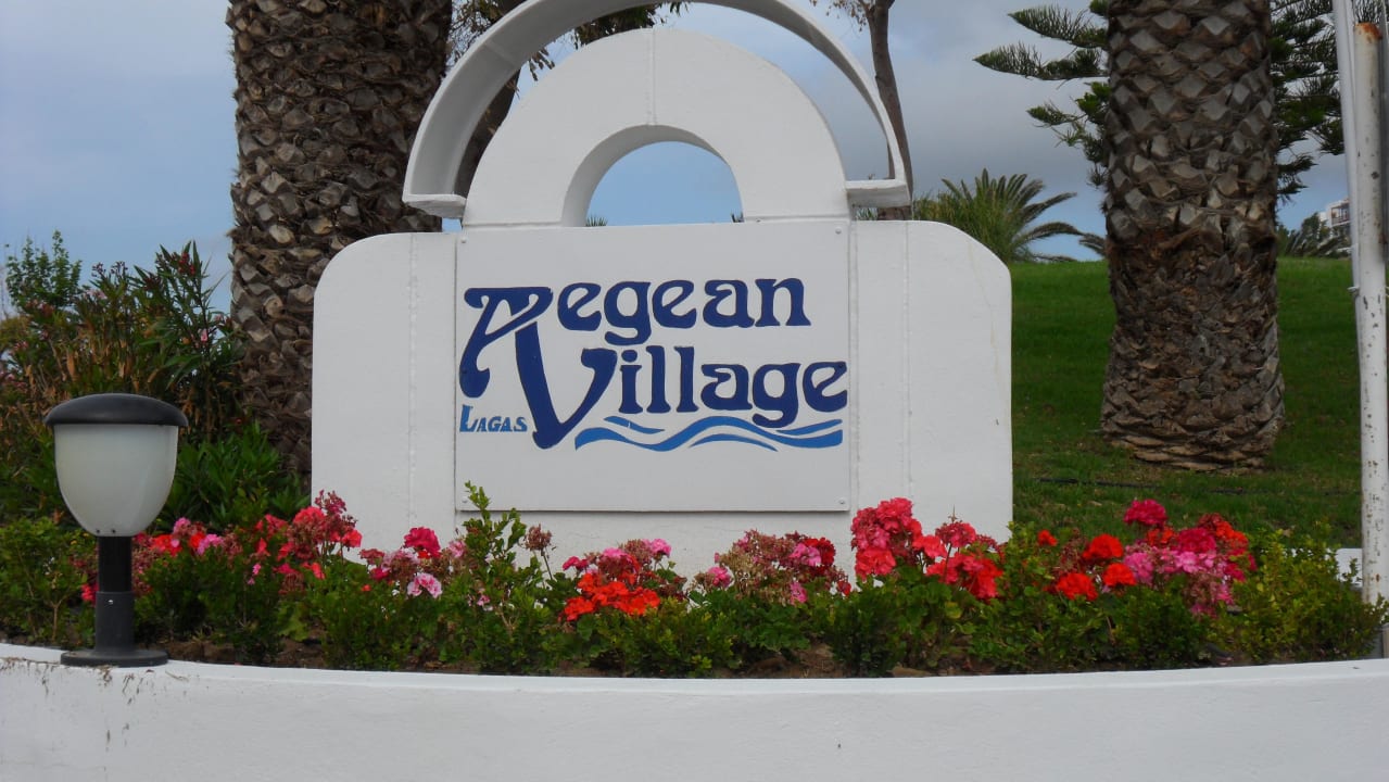 An der Auffahrt zum Hotel Lagas Aegean Village