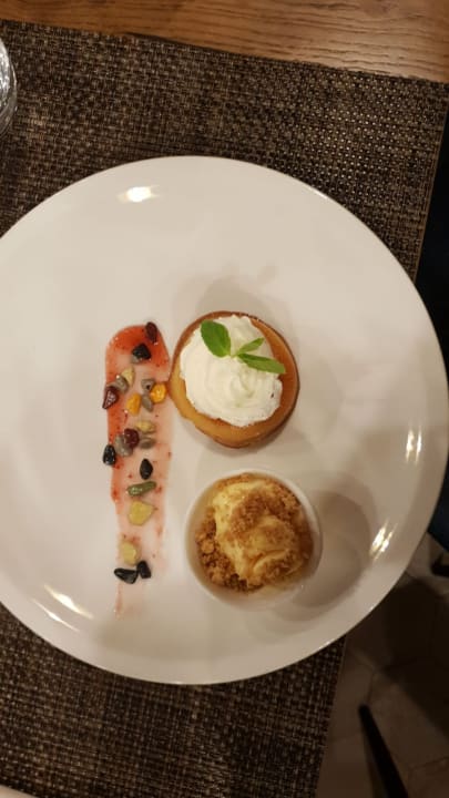 Gastro Acanthus Cennet Barut Collection