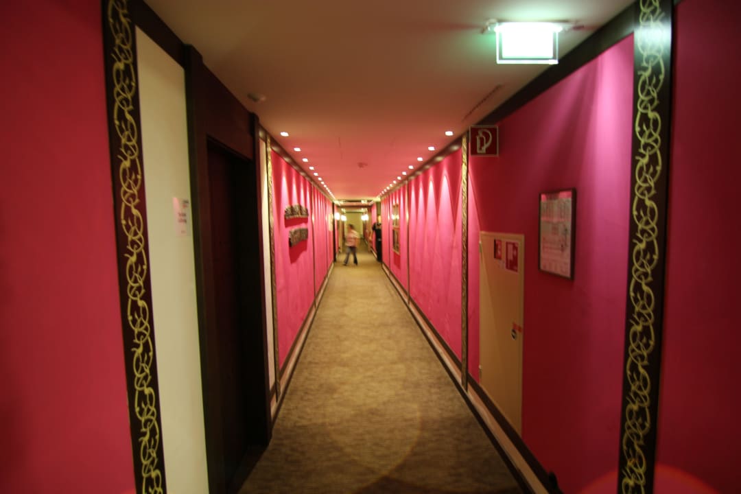 Flur zu den Zimmern Park-Hotel Hagenbeck