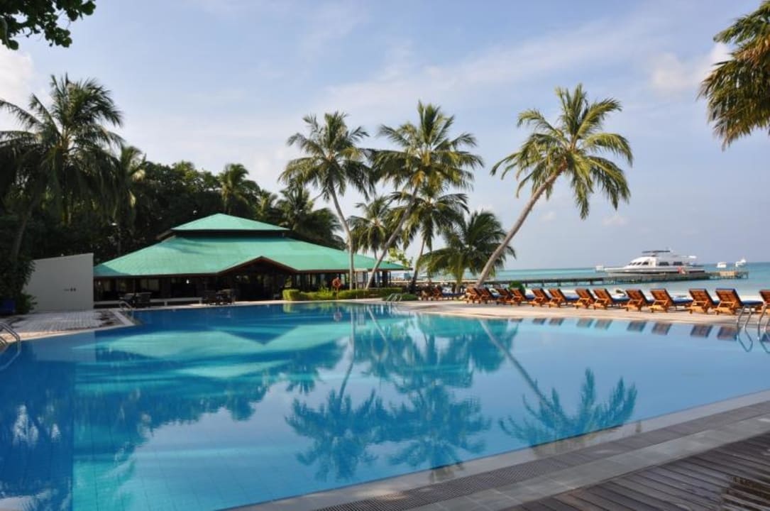 Pool Meeru Maldives Resort Island