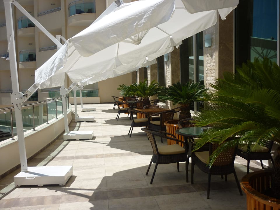 Terrasse der Lobbybar Saphir Resort & Spa