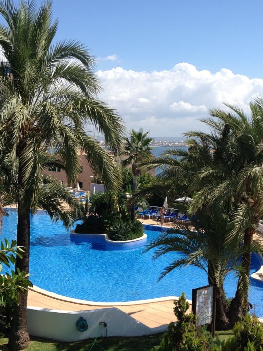 Pool mit Blick auf die Playa de Palma GPRO Valparaiso Palace & Spa