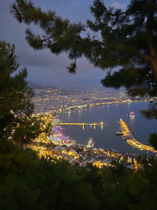 Strand Ramira Joy Hotel