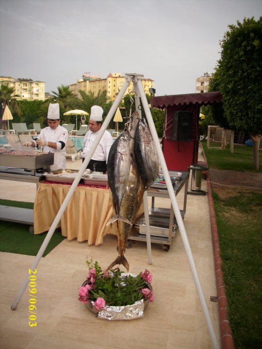 Essen am Pool Hotel Royal Garden Beach