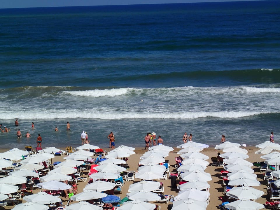 Widok na morze i plażę Sol Luna Bay