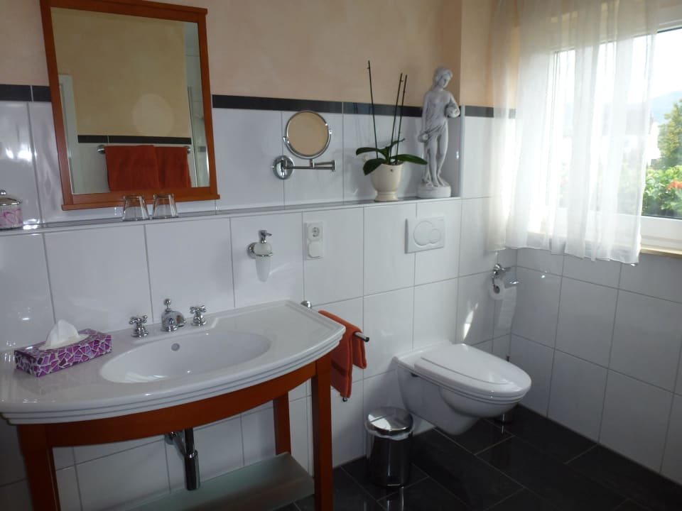 Doppelzimmer Zi. 1  Badezimmer Ferienweingut Port
