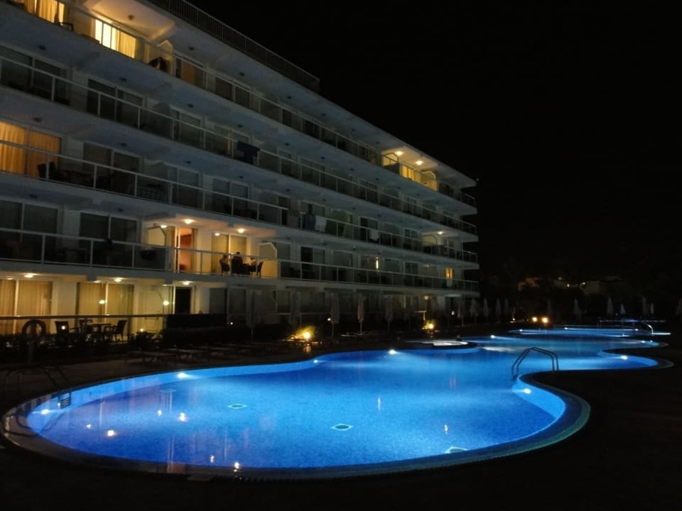 Pool Las Gaviotas Suites Hotel