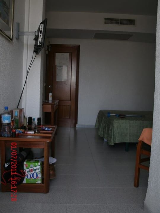 Blick vom Balkon ins Zimmer 601 Hotel Riutort