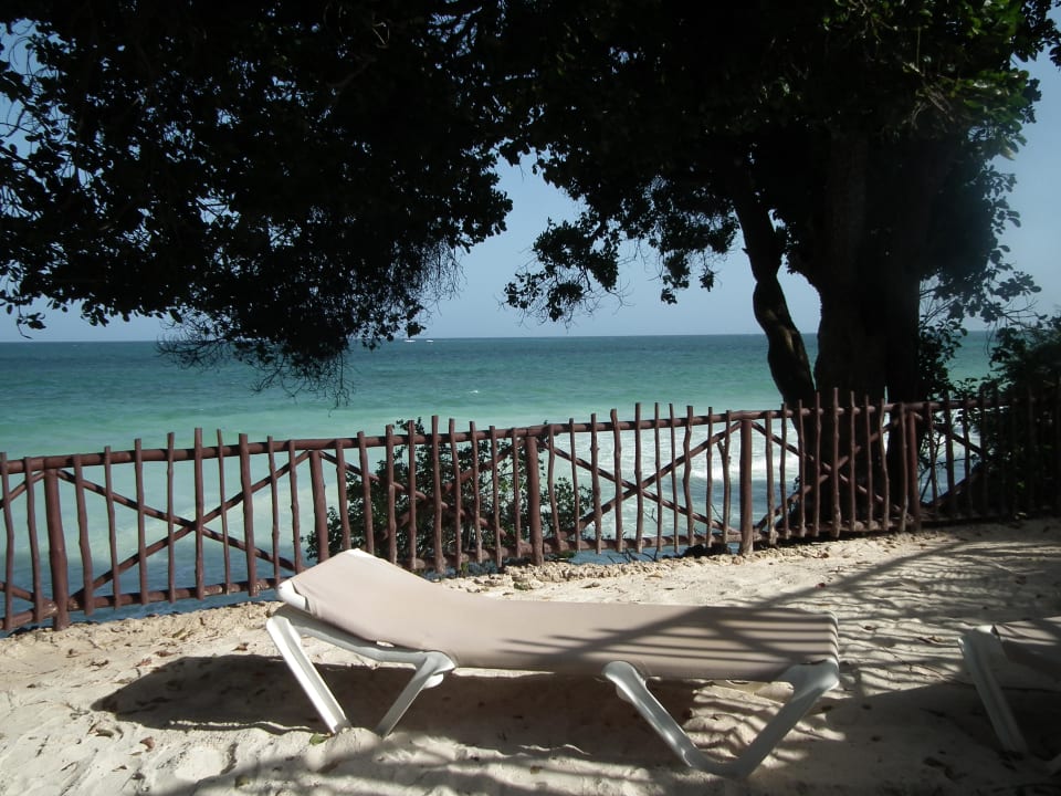 Kole Kole Sandbereich im Hotelgelände Baobab Beach Resort & Spa