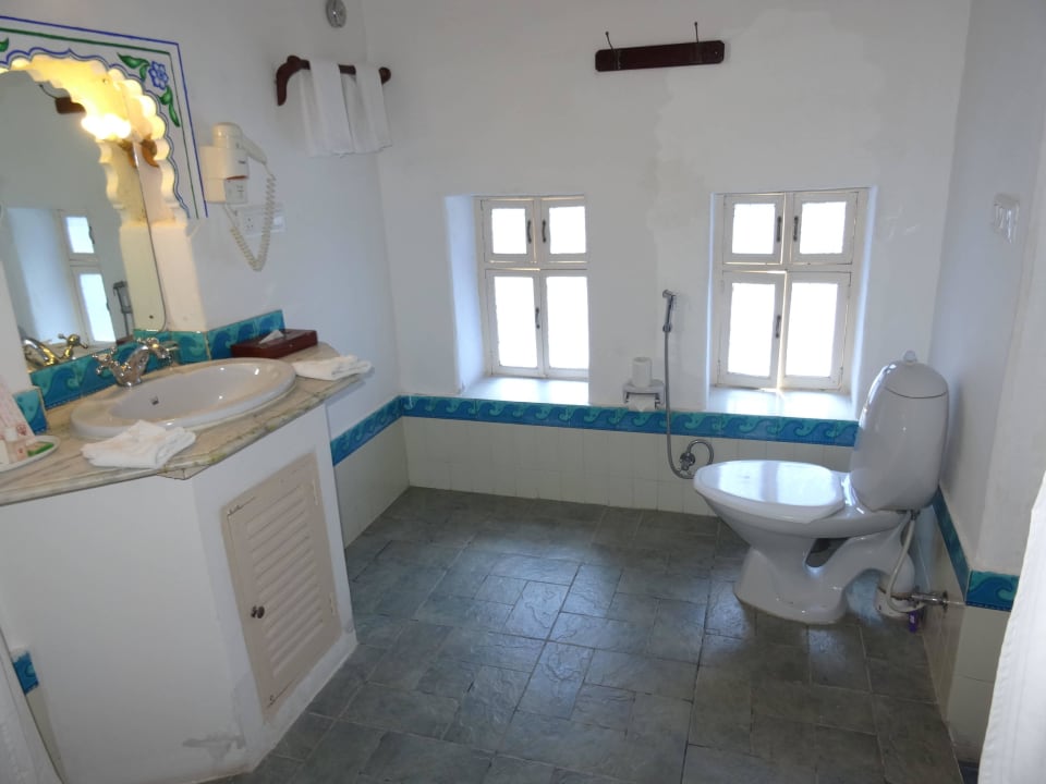 Bad, 1. Zimmer Hotel Deogarh Mahal