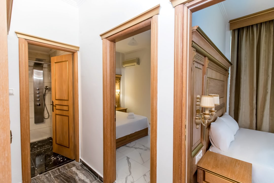 Zimmer Greek Pride Seafront Hotel