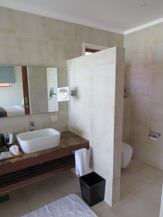 Zimmer Hurawalhi Island Resort Maldives