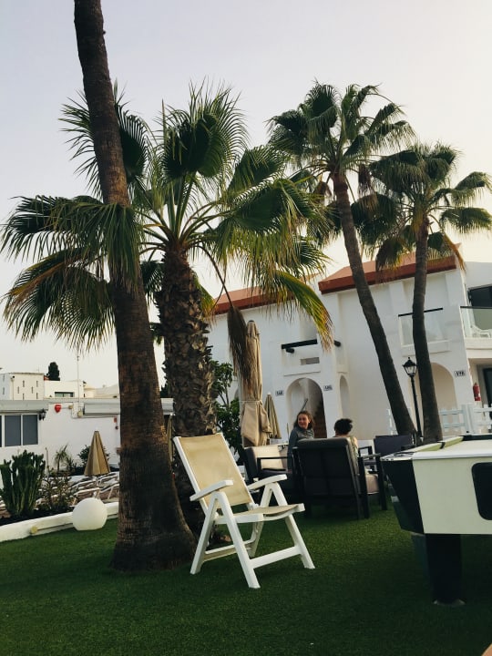 Gartenanlage Nido del Aguila Bungalows