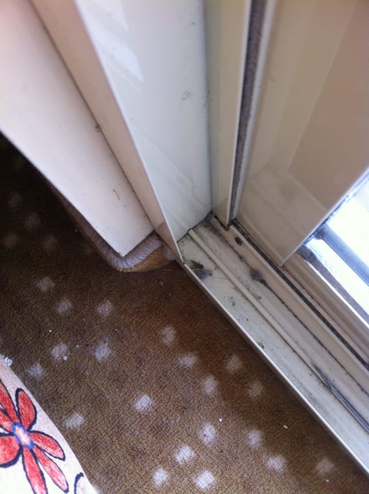 Bezugsfertig sieht anders aus ! Armas Gül Beach