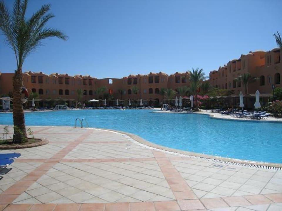 großer Pool Jaz Makadi Oasis Resort